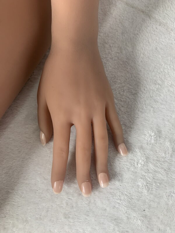 Naomi FULL-SIZED  REALISTIC LOVE DOLLS & SEX DOLL A tall blonde woman Height 5′ 4″ (163cm)