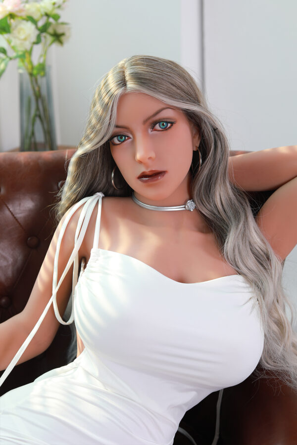 Raven FULL-SIZED REALISTIC SEX DOLL a wealthy socialite lady Height 5' 6" (168cm)