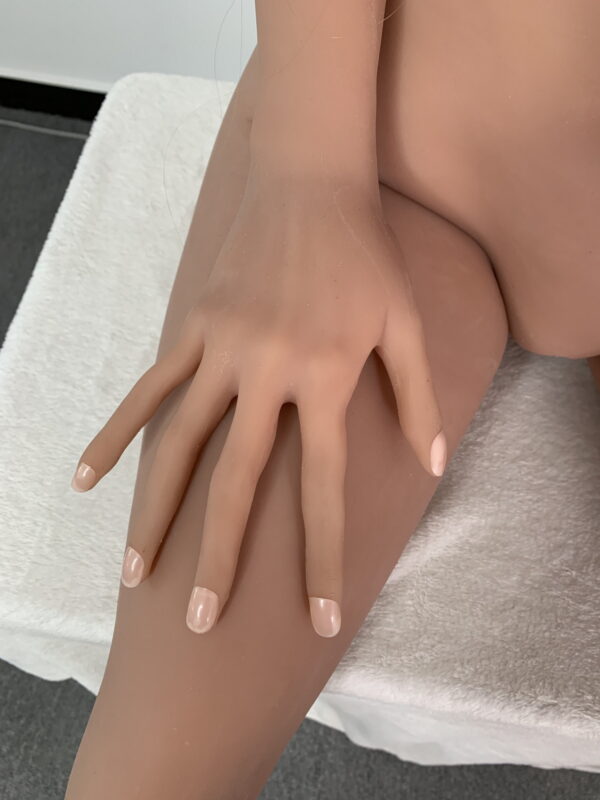 Raven FULL-SIZED REALISTIC SEX DOLL a wealthy socialite lady Height 5' 6" (168cm)